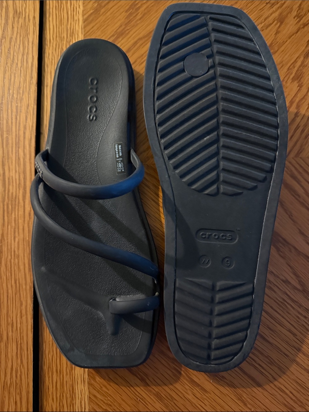 CROCS Women's Black Strappy Sandals